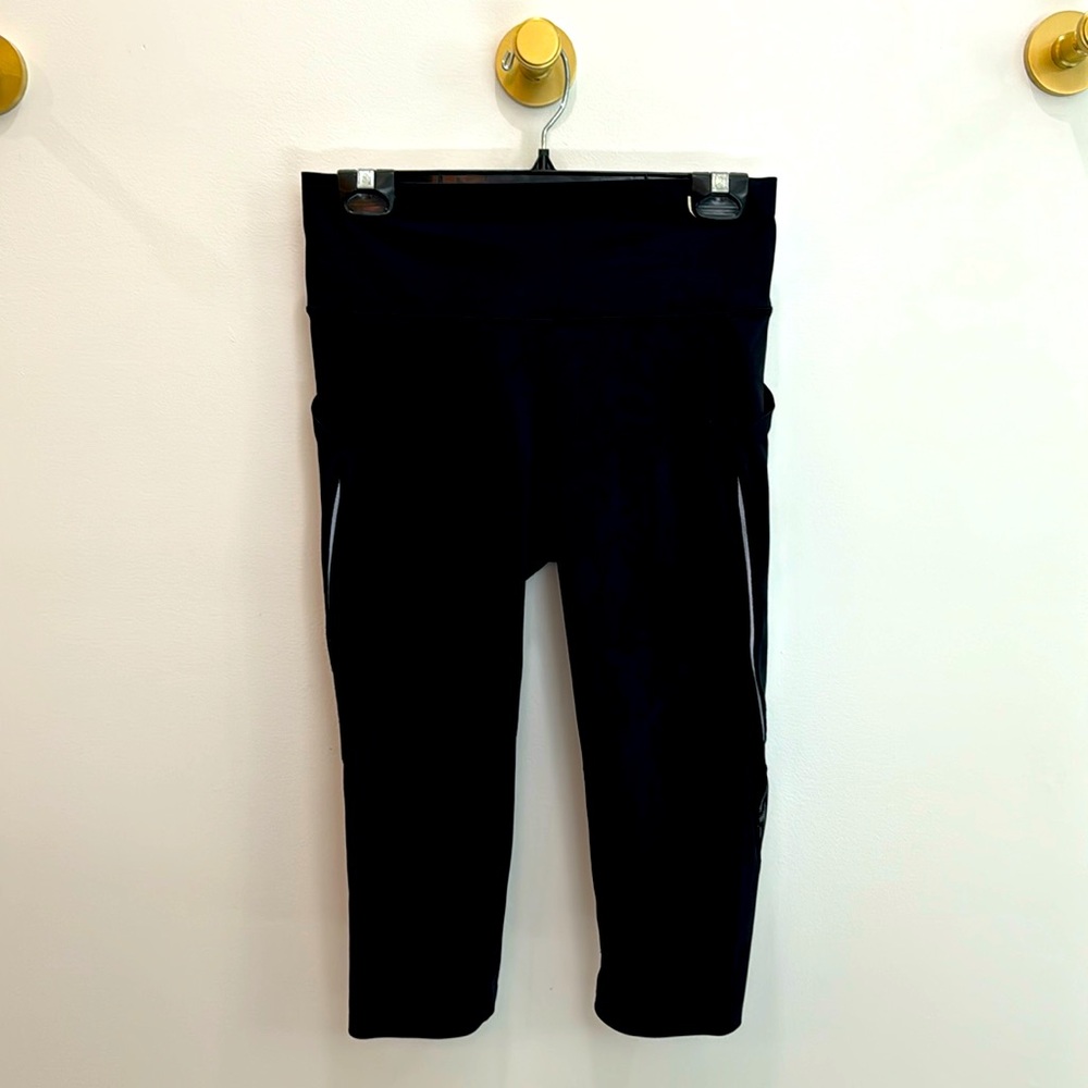 Lululemon black size 8 leggings WITH side pockets